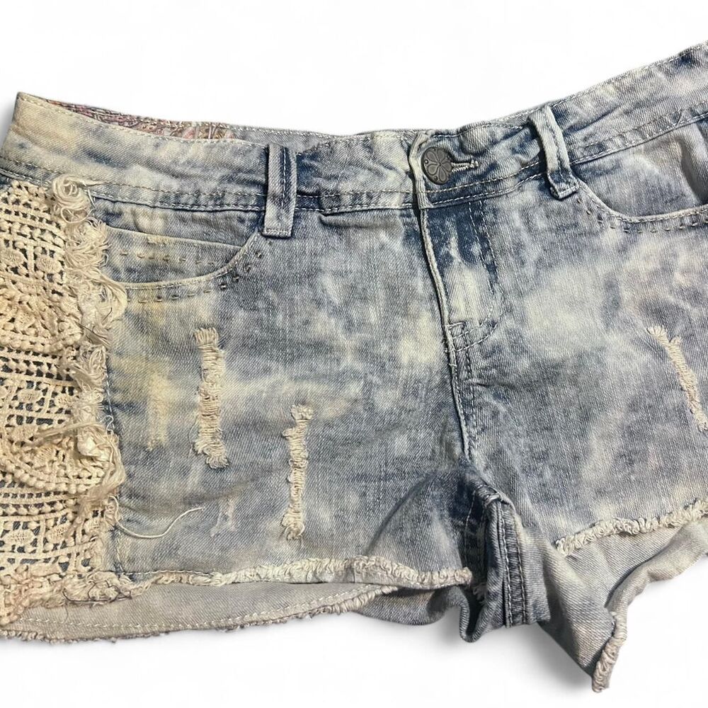 Hippie Laundry Women's‎ distressed Jean Shorts size 11 EUC lace detail boho